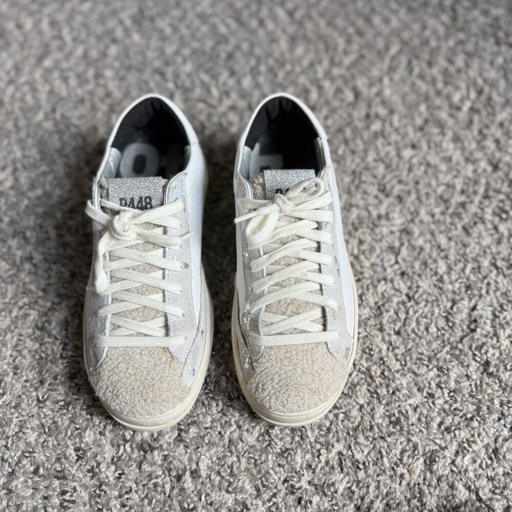 P448 John Lama Sneakers White Silver Lace Up Low Top Leather Size 36 US 6 Shoe